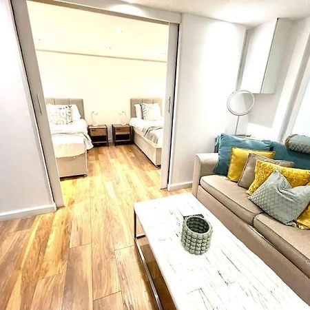 Historical Building / Cozy Basement Apt / Central CBG Extérieur photo