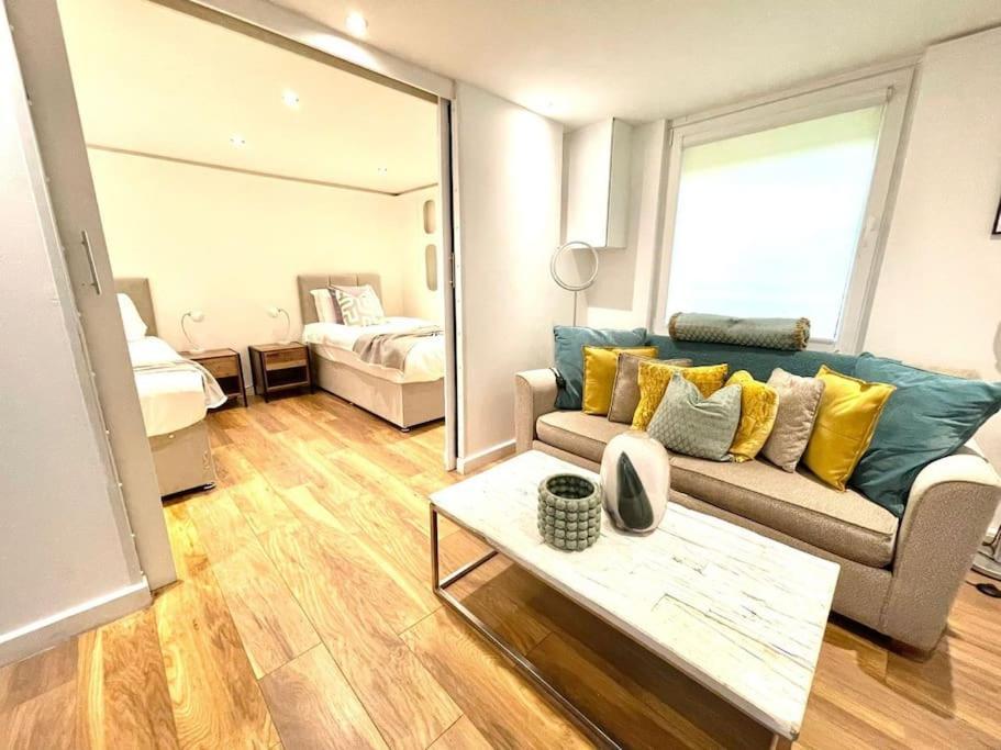 Historical Building / Cozy Basement Apt / Central CBG Extérieur photo