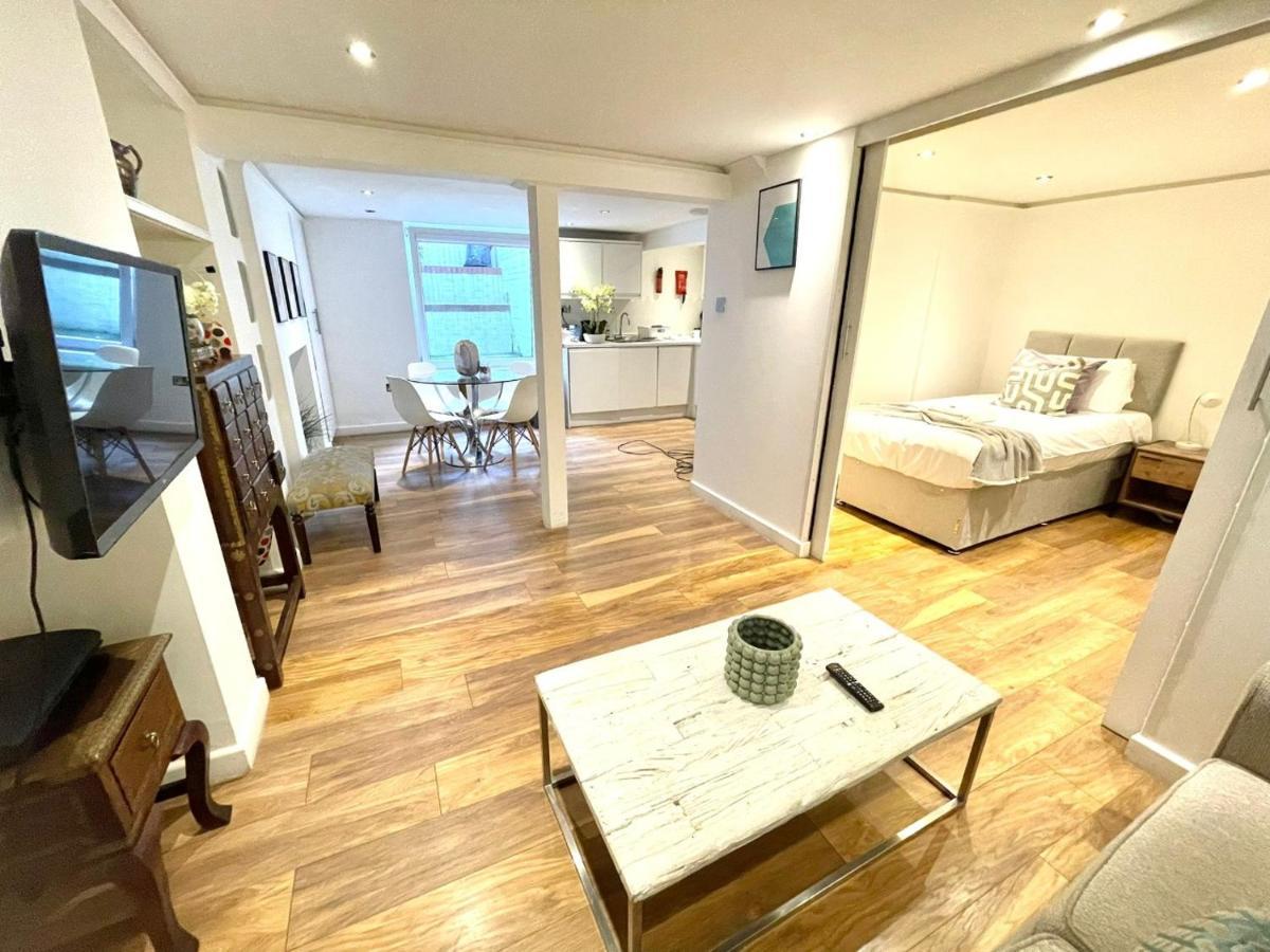Historical Building / Cozy Basement Apt / Central CBG Extérieur photo